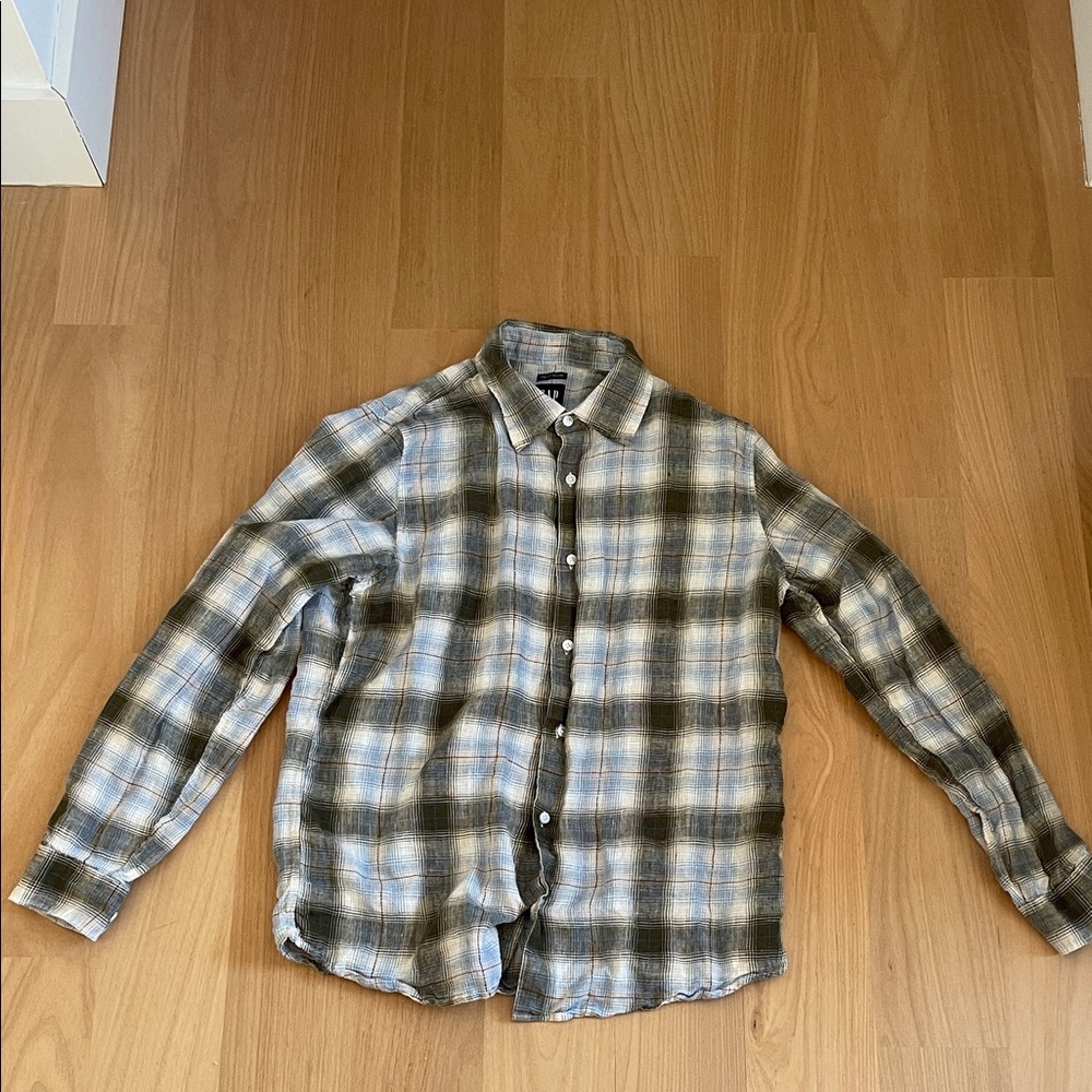 GAP Plaid Button-Up Shirt
